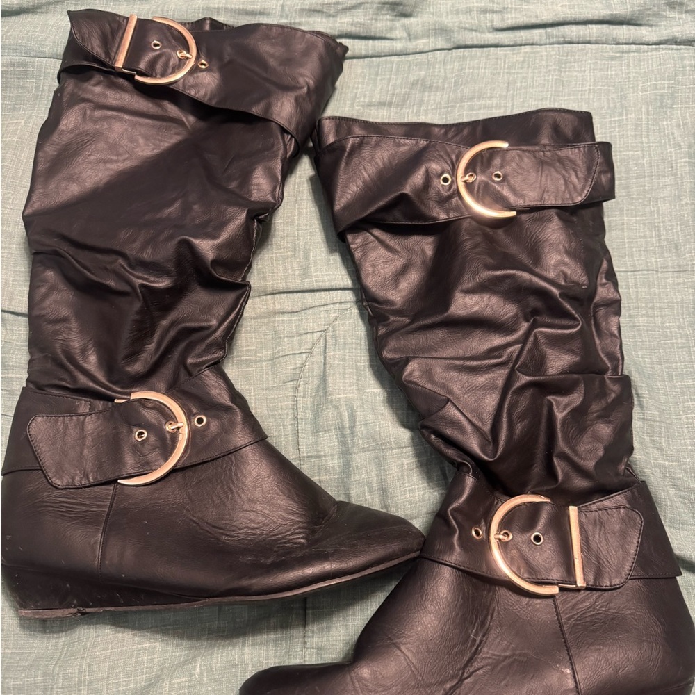 Black Women's Mid-Calf Buckle Boots